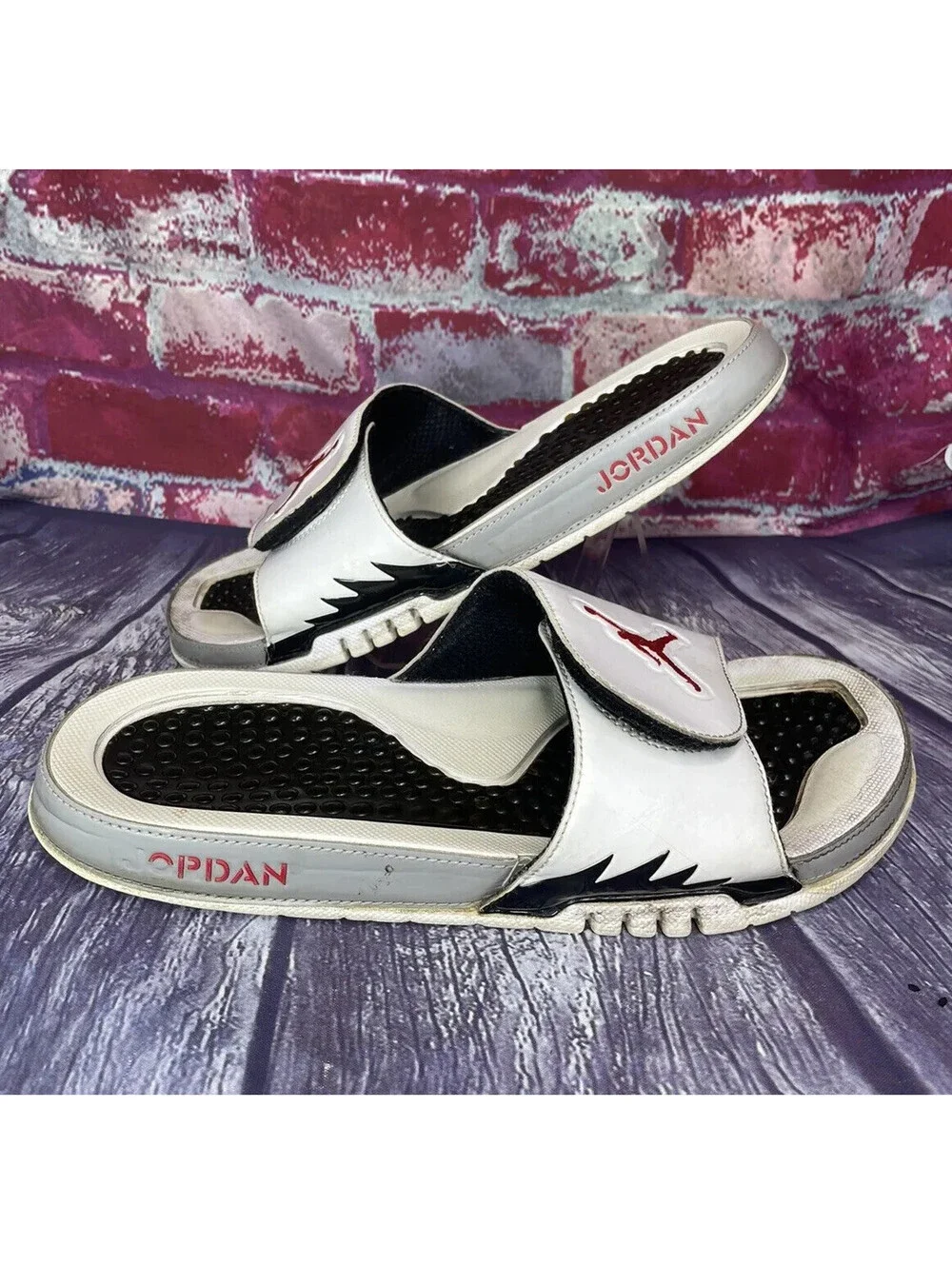 Nike Air Jordan Mens 8 Womens 9 Hydro V Slides JUMPMAN Basketball Sandals White